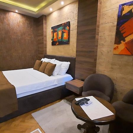 Stan Na Dan Apartman D Lux Jacuzzi Крагуевац Экстерьер фото