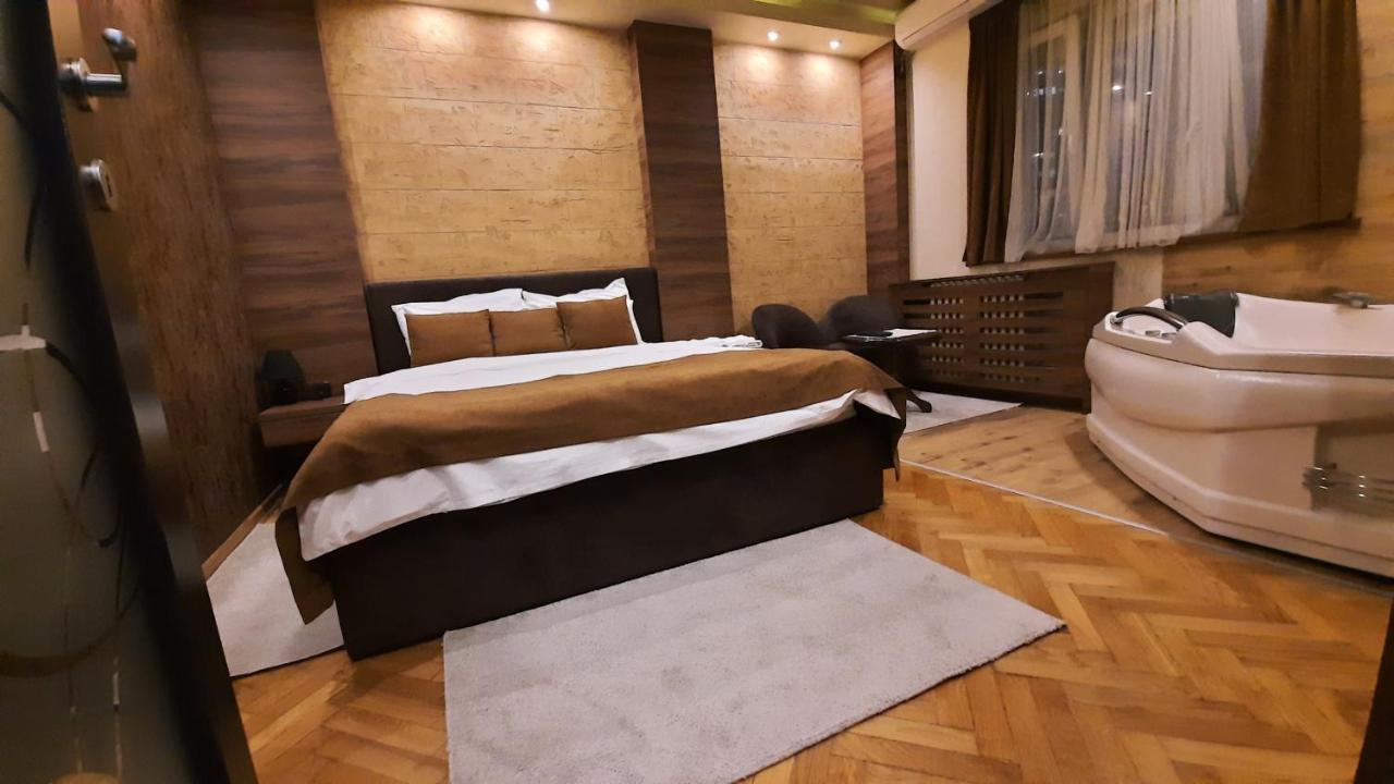 Stan Na Dan Apartman D Lux Jacuzzi Крагуевац Экстерьер фото