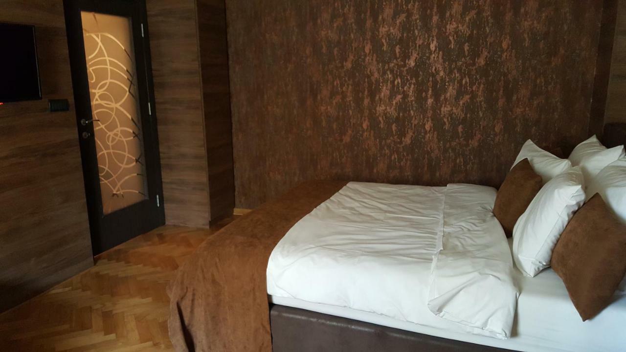 Stan Na Dan Apartman D Lux Jacuzzi Крагуевац Экстерьер фото